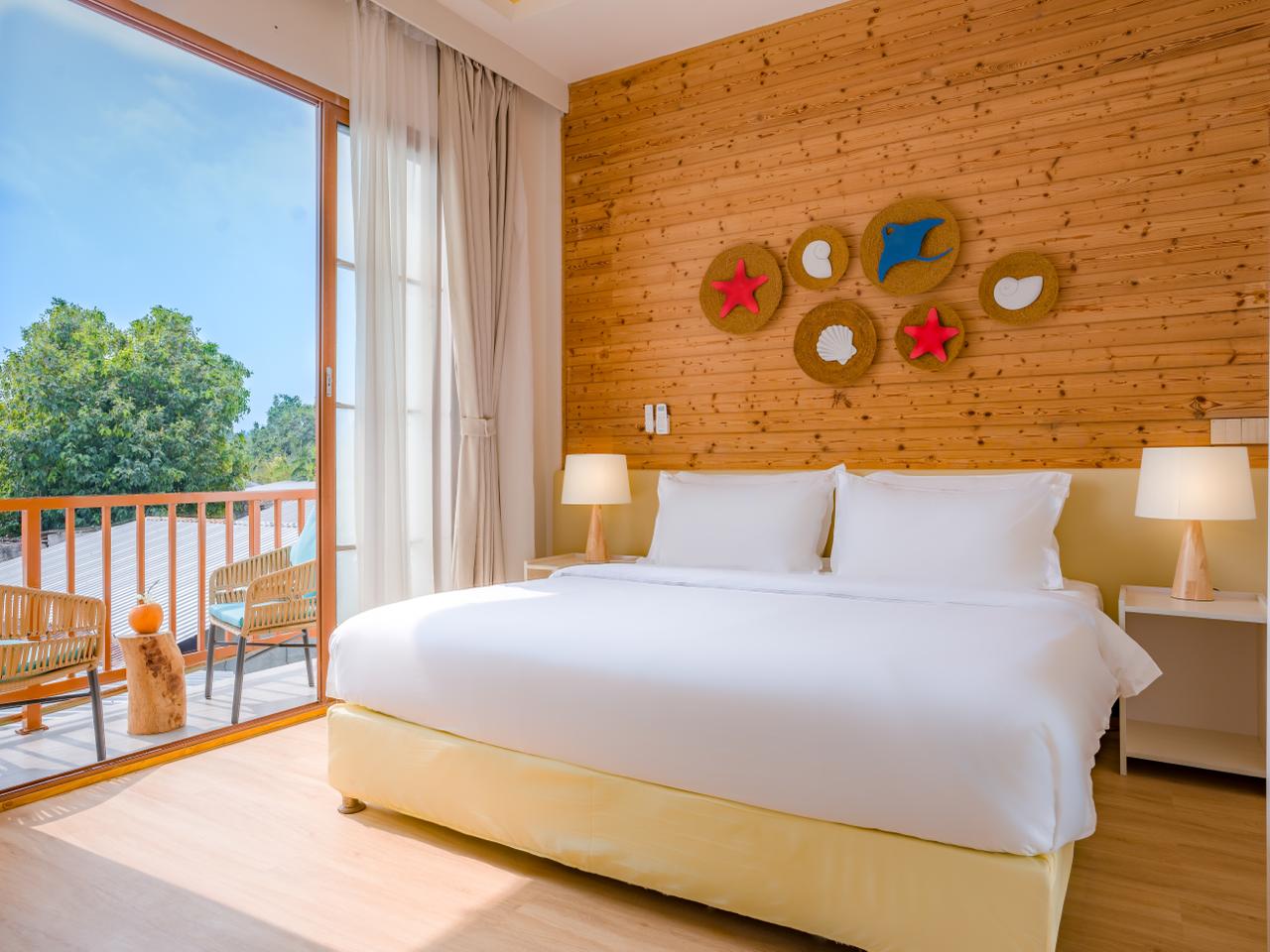 Deluxe Double or Twin Room with Balcony